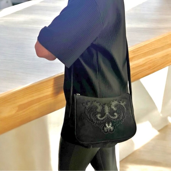 Rare Gucci Black Suede Damask Embroidery Crossbody Shoulder Bag Authentic - Picture 3 of 12